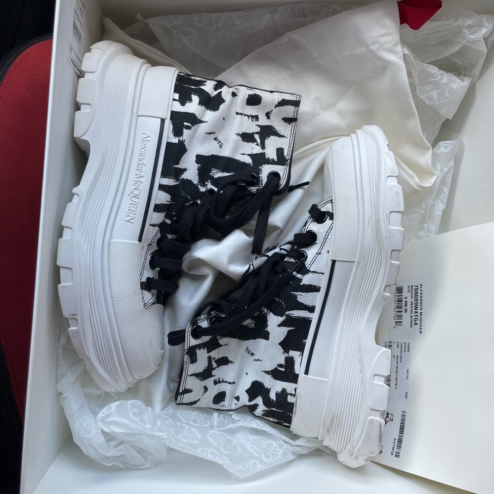 mcqueens size 7.5 in women’s